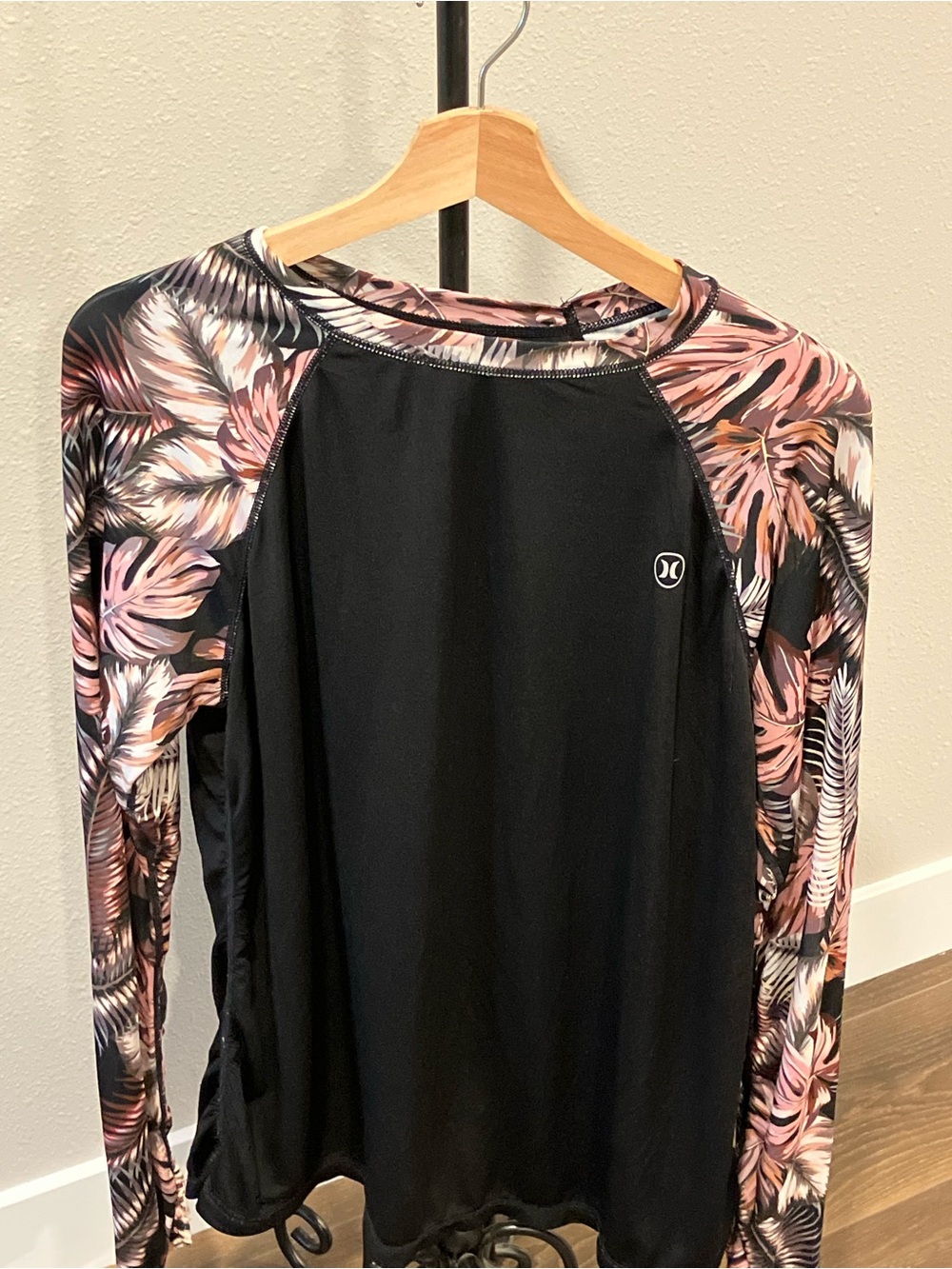Hurley Black Long-Sleeve Rash Guard with Pink Leaf-Print Sleeves